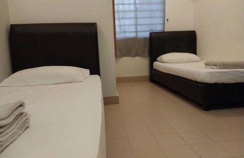 Bayan Lepas House | Discover Bayan Baru: Family & Pet-Friendly Retreat