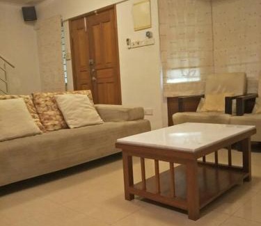 Bayan Lepas House | Discover Bayan Baru: Family & Pet-Friendly Retreat