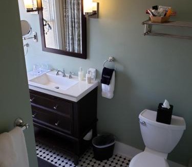 Ashland Hotel | Bayberry Inn B&B: Oceanfront Wellness Retreat & Spa Awaits