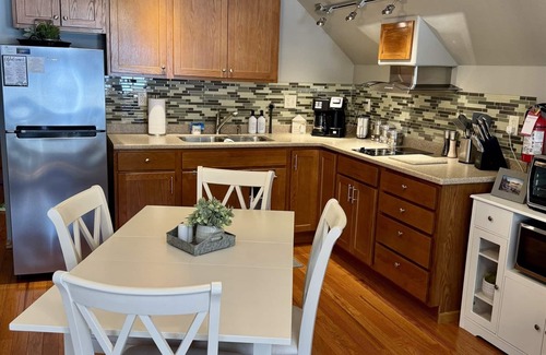 Bayfield Cottage | Unwind at Bayfield Fruit Loop Retreat - Rock Garden Cottage