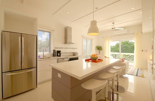 Governor's Harbour Apartment | Cozy Bayfront 1 BR Apt - Walk to Town & Enjoy Ocean Views