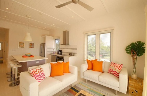 Governor's Harbour Apartment | Cozy Bayfront 1 BR Apt - Walk to Town & Enjoy Ocean Views