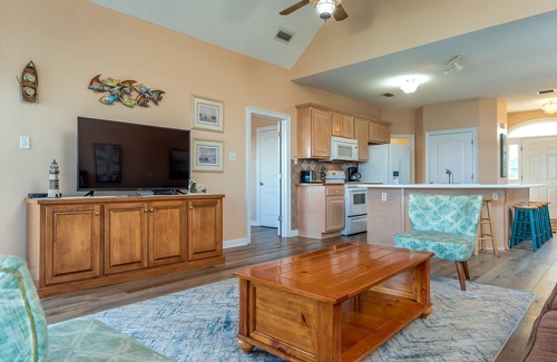 Silver Cay House | Bayfront Retreat with Breathtaking Views & Pool Access