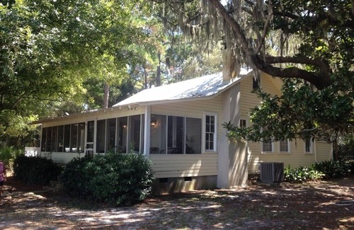 Gasque Cottage | Bayfront Cottage: Private Pier, Screen Porch & Wildlife Views