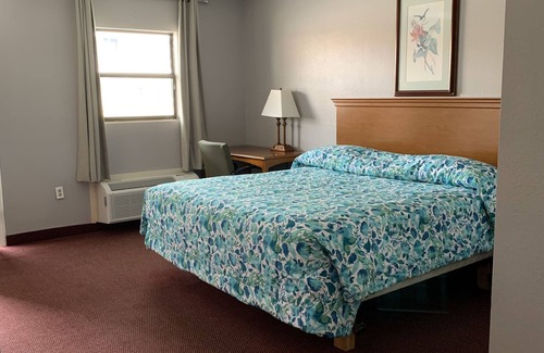 Biloxi Hotel | Budget-Friendly Bayfront Inn with Breakfast & Family Amenities