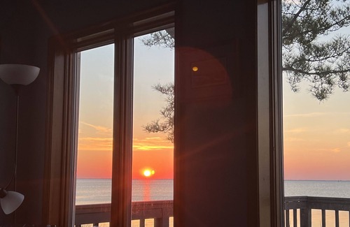 Waretown House | Bay Front Oasis: Breathtaking Views & Family-Friendly Amenities