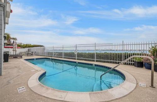 Crown Point House | Bayfront Paradise: Pet-Friendly Retreat with Ocean Views