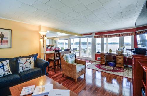 Port Hadlock House | Inviting Bayfront Port Hadlock Retreat with Private Beach