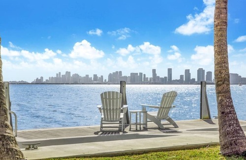 Seybold Villa | Exclusive Bayfront Retreat with Heated Pool & Ocean Views