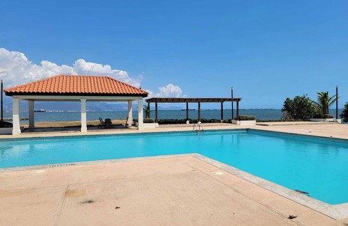 Portmore Apartment | Elegant Bayfront Villas & Apartments with Pool and Breakfast