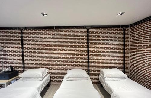 Samut Songkhram Cabin | Discover Baymouth by KENCOZY: Family-Friendly Retreat