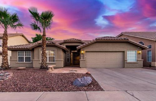 Gilbert House | Relax at Baylor Gilbert Home: Family-Friendly & Pool Access