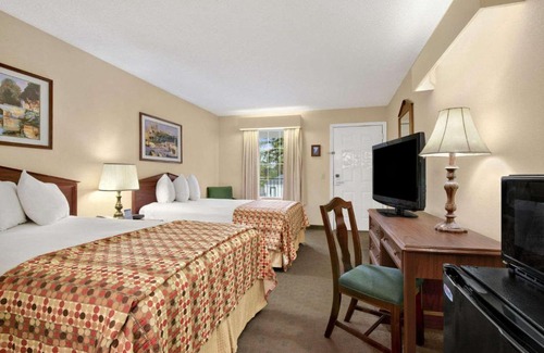 Albany Hotel | Pet-Friendly Comfort at Baymont by Wyndham Albany