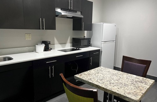 Bryan Hotel | Comfortable Stay at Baymont by Wyndham Bryan College Station