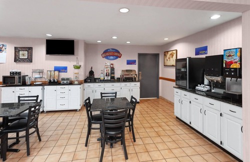 Chester Hotel | Top-Rated Best Western Chester Hotel with Pool & Breakfast