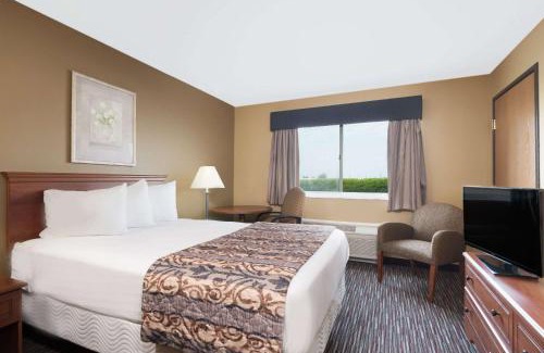 Columbus Hotel | Discover Baymont by Wyndham Columbus/Rickenbacker Today