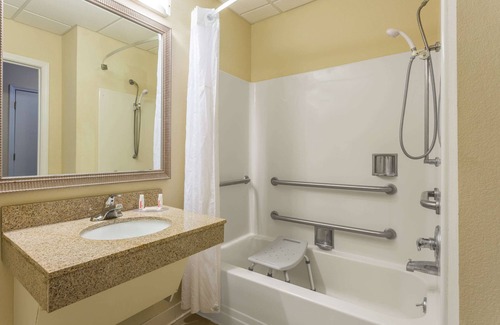 Cornelia Hotel | Relax at Baymont by Wyndham Cornelia: Family-Friendly Amenities