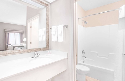 Crestview Hotel | Comfortable Stay at Baymont by Wyndham Crestview