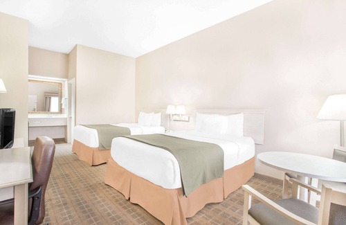 Crestview Hotel | Comfortable Stay at Baymont by Wyndham Crestview