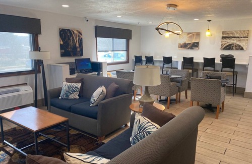 Danville Hotel | Discover Comfort at Baymont by Wyndham Danville IL