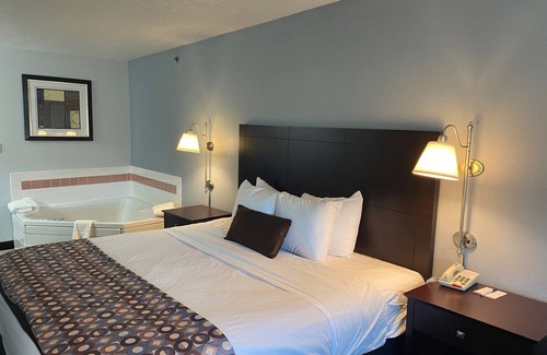 Danville Hotel | Discover Comfort at Baymont by Wyndham Danville IL
