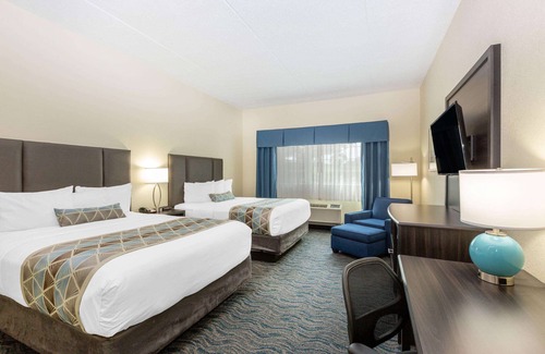 Des Moines Hotel | Discover Baymont by Wyndham Des Moines Airport: 9.4/10 Rated!