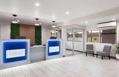 Dothan Hotel | Pet-Friendly Baymont by Wyndham Dothan Awaits You