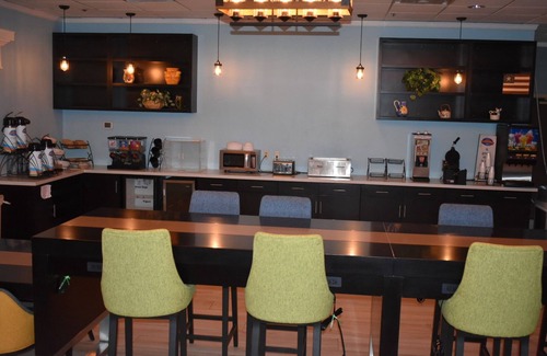 East Windsor Hotel | Comfortable Stay at Baymont by Wyndham East Windsor