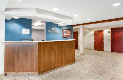 Farmington Hotel | Pet-Friendly Baymont by Wyndham Farmington with Dining Options