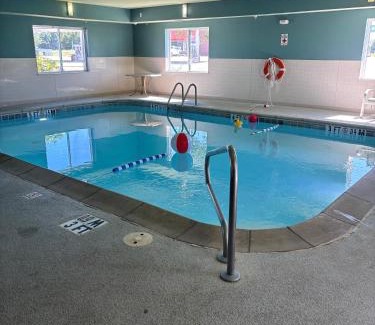 Fulton Hotel | Discover Baymont by Wyndham Fulton: Family-Friendly Retreat