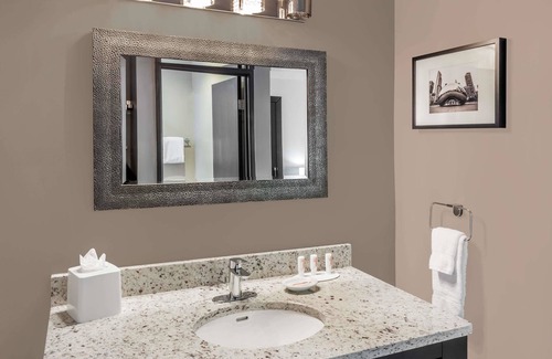 Glenview Hotel | Comfortable Stay at Baymont by Wyndham Glenview Hotel
