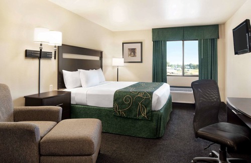 Glenwood Hotel | Discover Baymont by Wyndham Glenwood: Family-Friendly Retreat