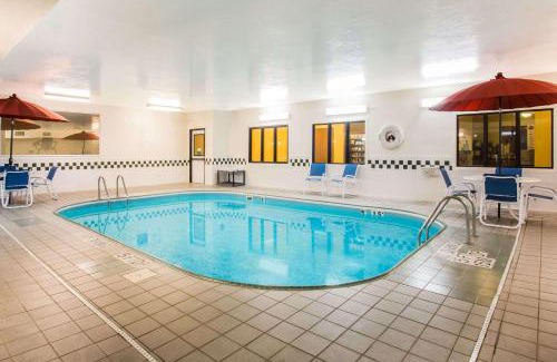 Helena Hotel | Relax at Baymont by Wyndham Helena: Pet-Friendly Retreat