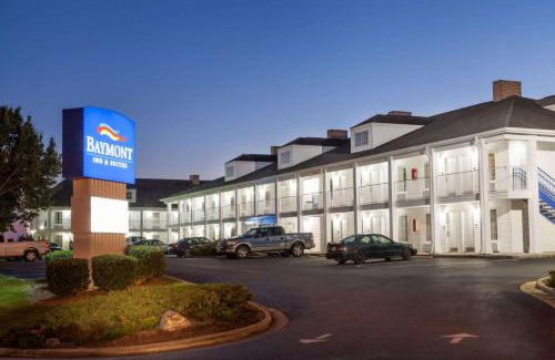 Hickory Hotel | Pet-Friendly Haven at Baymont by Wyndham Hickory