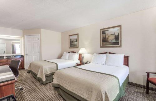 Hickory Hotel | Pet-Friendly Haven at Baymont by Wyndham Hickory