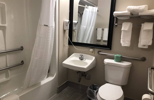Joliet Hotel | Comfortable Stay at Baymont by Wyndham Joliet