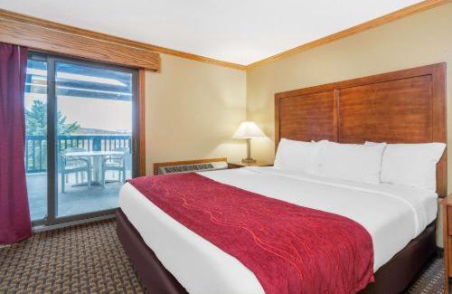 Kasson Hotel | Pet-Friendly Baymont by Wyndham in Kasson, Rochester Area