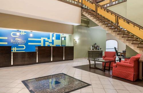 Kokomo Hotel | Family-Friendly Baymont by Wyndham Kokomo with Pool Access