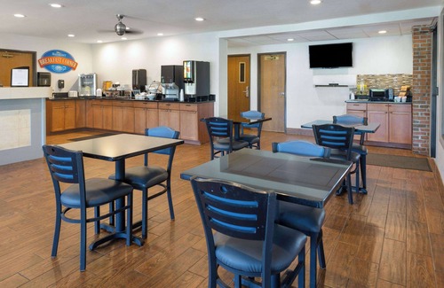 LaGrange Hotel | Discover Comfort at Baymont by Wyndham LaGrange Hotel