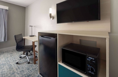 LaGrange Hotel | Discover Comfort at Baymont by Wyndham LaGrange Hotel