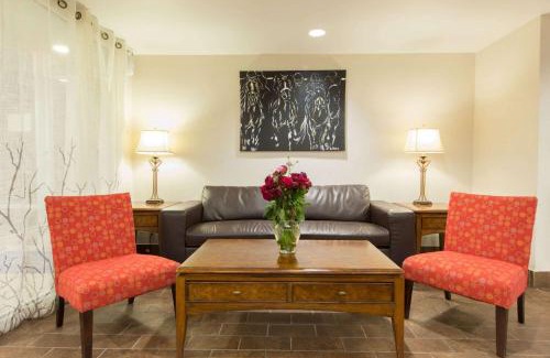 Buechel Hotel | Accessible Family Retreat at Baymont by Wyndham Louisville East