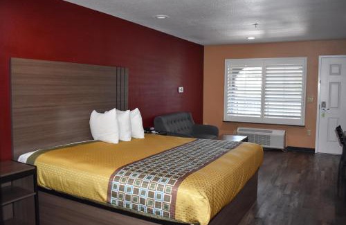 Manteca Hotel | Comfortable Stay at Americas Best Value Inn Manteca