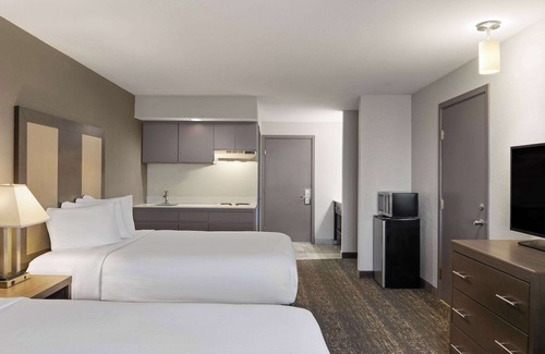 Moses Lake Hotel | Baymont by Wyndham Moses Lake: Eco-Friendly Comfort Awaits