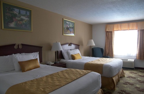 Mount Vernon Hotel | Discover Baymont by Wyndham: Family-Friendly Retreat