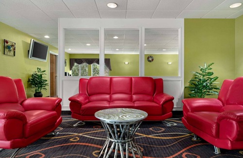 North Dartmouth Hotel | Welcoming Baymont by Wyndham North Dartmouth with Breakfast