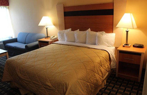 North Dartmouth Hotel | Welcoming Baymont by Wyndham North Dartmouth with Breakfast