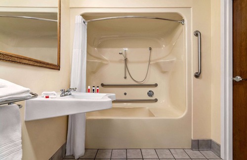 North Dartmouth Hotel | Welcoming Baymont by Wyndham North Dartmouth with Breakfast