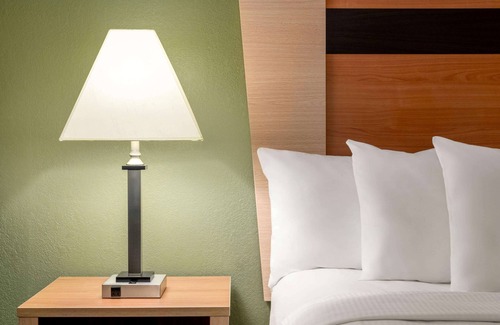 North Dartmouth Hotel | Welcoming Baymont by Wyndham North Dartmouth with Breakfast