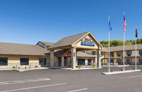 Owatonna Hotel | Top-Rated Baymont by Wyndham Owatonna with Pool & Hot Tub