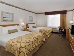 Rockford Hotel | Enjoy Comfort at Baymont by Wyndham Rockford, Pet Friendly